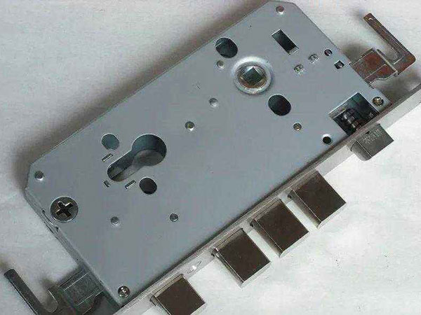 江川24小时上门开锁公司